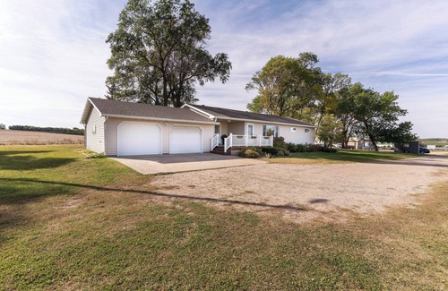 Battle Lake Haus | NEW Spacious Retreat In Beautiful Battle Lake – Pet Friendly With Large Yard!