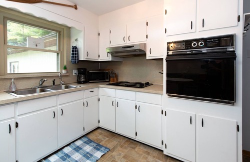 Bridgman Haus | New Spacious Warren Dunes Beach & Winery Retreat w/Hot Tub & Pool Table