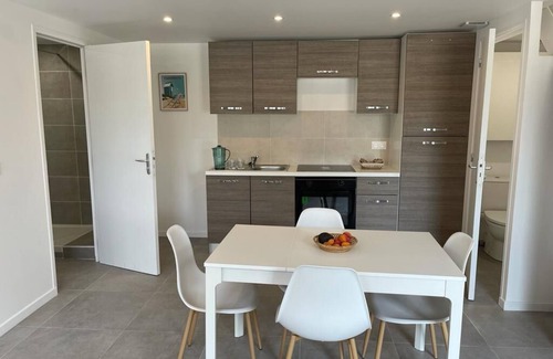 Saint-Pierre-d'Oleron Wohnung | New studio, in the heart near the salt marshes , the golf and the beach.