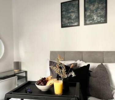 Offerton Wohnung | New Studio Apt Central》Private》 Free Parking》WiFi