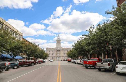 Columbia Wohnung | New Studio Apt w KING Bed 1mi to Columbias Sq