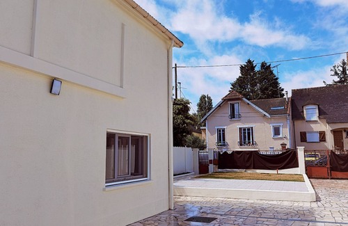 Villemomble Wohnung | New studio with AC / free charging parking（NO.5）