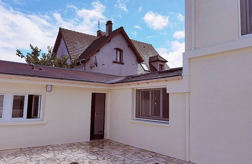 Villemomble Wohnung | New studio with AC / free charging parking（NO.5）