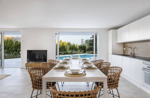 Almancil Villa | NEU !!!! Fantastische 4 Schlafzimmer Villa mit einem fantastischen beheizten Pool !!!