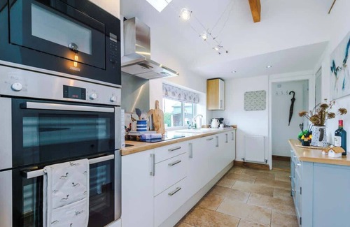 Wollerton Hütte | NEW! Stunning Cottage, Ideal for Families & Groups