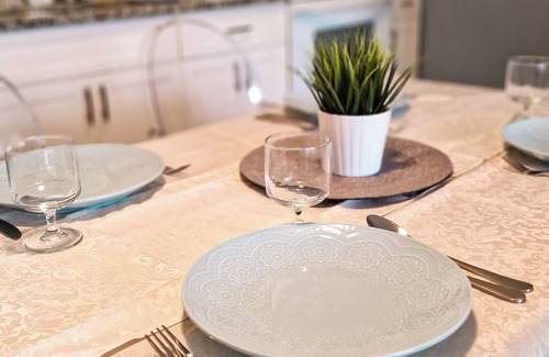 Williams Town Eigentumswohnung | NEW Stunning Ground Floor Beachfront Studio in Coral Beach, Grand Bahamas