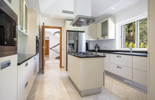 Almancil Haus | NEU !!! Fantastische Villa mit 5 Schlafzimmern in der Nähe des Campus und der Hütte