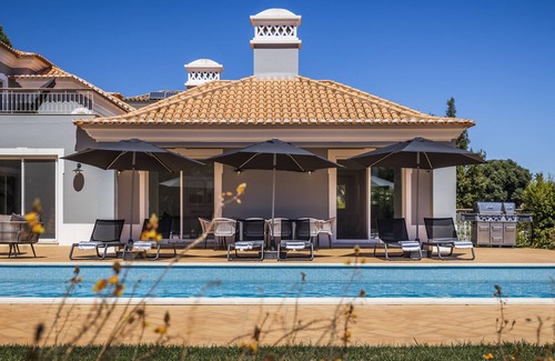 Almancil Haus | NEU !!! Fantastische Villa mit 5 Schlafzimmern in der Nähe des Campus und der Hütte
