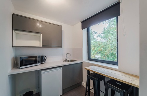 Derby Wohnung | Deluxe-King-Studio-Ensuite mit Dusche