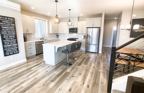 Beaverton Haus | NEW Stylish LUX 5B/3.5BR Retreat, Close to Parks