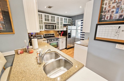 Notre Dame Eigentumswohnung | NEW! Stylish Notre Dame Condo | Sleeps 6