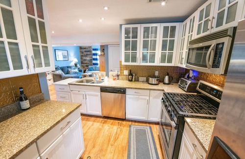 Notre Dame Eigentumswohnung | NEW! Stylish Notre Dame Condo | Sleeps 6