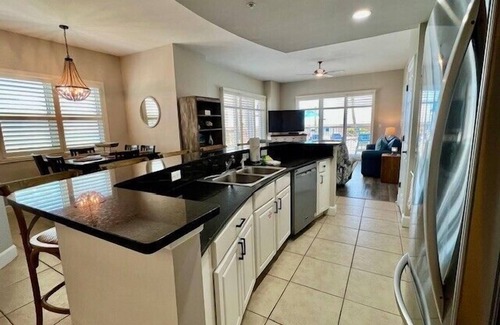 Panama City Beach Eigentumswohnung | NEW Sunrise Beach 501! Updated Corner Unit, Heated Pool, FREE Golf & Tickets!