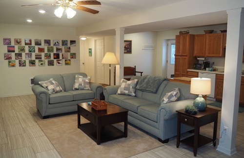 Benzonia Wohnung | NEW! The Blessing - A CUTE AND COZY CHRISTIAN COUNTRY RETREAT!