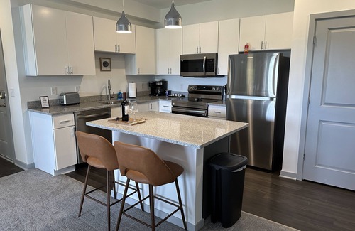 Tuttle West Wohnung | NEW: The C-Suite - Lux Dublin King w/Home Office