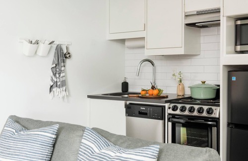 Virginia Highland Wohnung | NEW - The Marigold: Private Balcony - Walkable