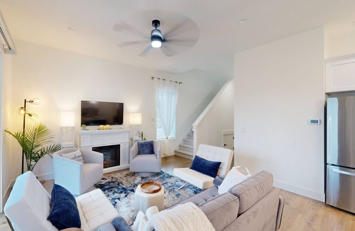 Eagle Point Haus | New townhome next to Eagle Point Golf Course, with grill, patio, and WiFi