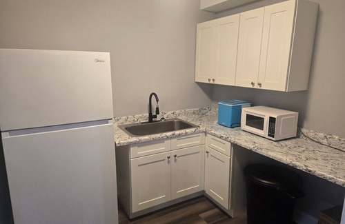 Elizabeth City Haus | New, unique, 1 of a kind spacious house, features 4 bedrooms and theater room