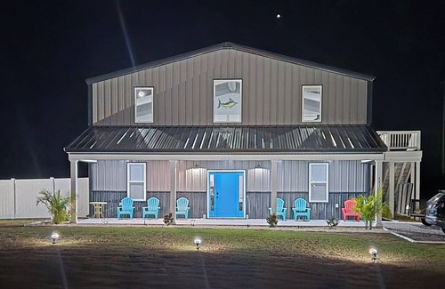 Elizabeth City Haus | New, unique, 1 of a kind spacious house, features 4 bedrooms and theater room