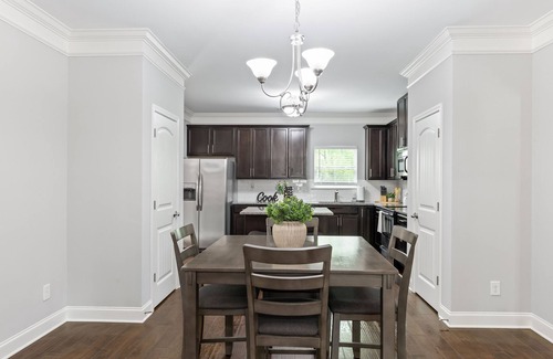 Opelika Haus | New updated home close to RTJ and Auburn!