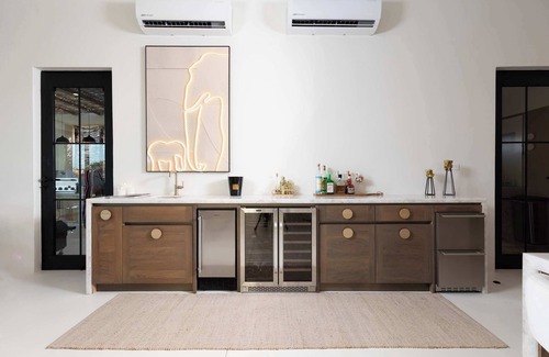 Buzzards Haus | Come see 35 whales a day. Amazing New Villa.