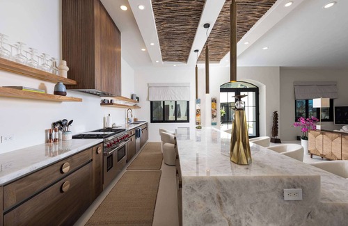 Buzzards Haus | Come see 35 whales a day. Amazing New Villa.