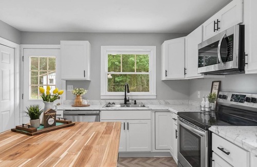 Rome Haus | New w/ King Bed, Walk to Park, Near Downtown Rome