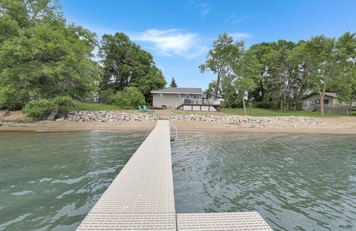 Battle Lake Haus | NEW! West Battle Lake, Amazing Grace Etta Beach