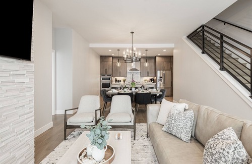 Hideout Haus | New with Gorgeous Views, Wi-fi & Private Hot Tub + Pet-friendly!