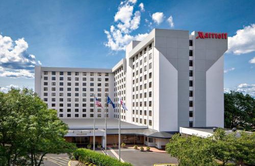 Queens Hotel | New York LaGuardia Airport Marriott