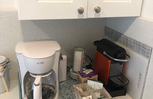 Hollywood South Central Beach Wohnung | New Reno 2nd Floor Studio, Schritte zum Strand, Beheizter Pool, Gated Parking