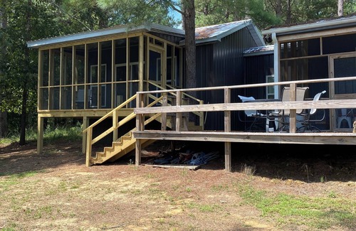 Batesville Kabine | Newly Built Cabin with a 2.5 acre Lake on 120 Acres of Private Land