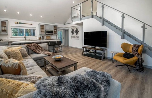 Alta Eigentumswohnung | Newly Built Luxury Villa in the Sierra Mountains