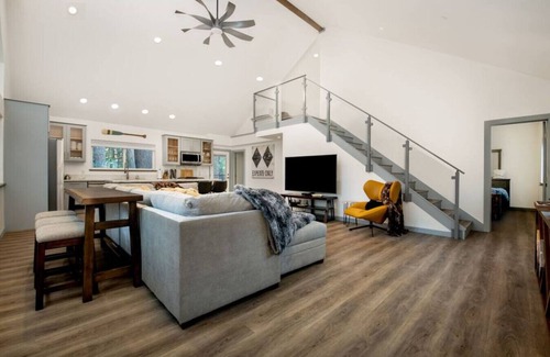 Alta Eigentumswohnung | Newly Built Luxury Villa in the Sierra Mountains