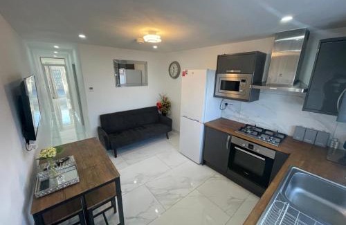 East Dunstable Wohnung | Newly built modern flat with free parking close to London Luton airport and L&D hospital