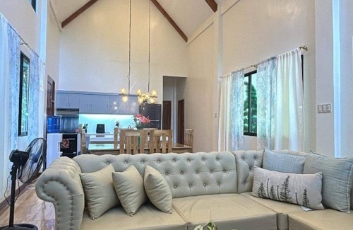 Dipolog Haus | Newly built modern house with garden view. We are pet-friendly!