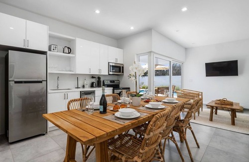 Sabana Liber Villa | Newly Built ~ Private Pool ~ 3BR ~ Parking ~ Wi-Fi