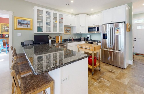 Spruce Head Haus | Newly-constructed, bayfront retreat with fast WiFi, firepit, & private beach
