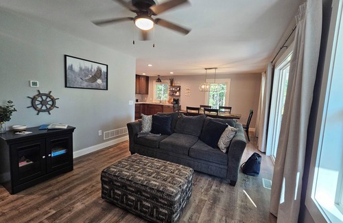 Canadian Lakes Haus | Newly Constructed Home with Lake Access, Golf and all Canandian Lakes Amenities