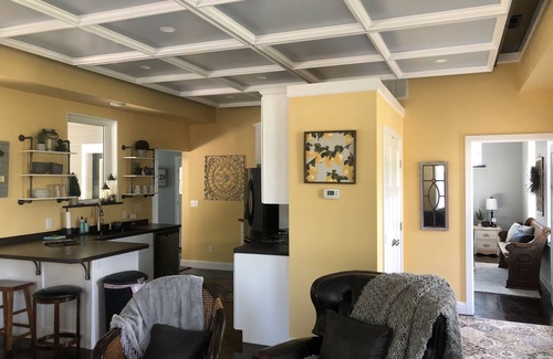 Accomac Wohnung | Newly Constructed Modern 1 Bedroom Apartment with Luxury Shower ~ Sleeps 3