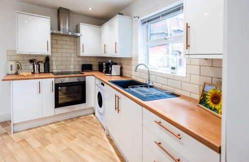 Eccles Wohnung | Newly Furnished Cosy 3 bed 20mins from City Center