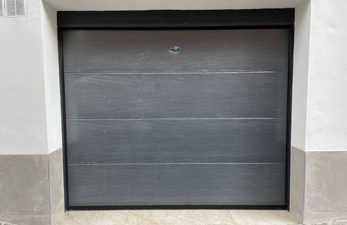 Distrito Noroeste Wohnung | Neu Renovierte Wohnung mit Privatem Parkplatz im Herzen von Córdoba