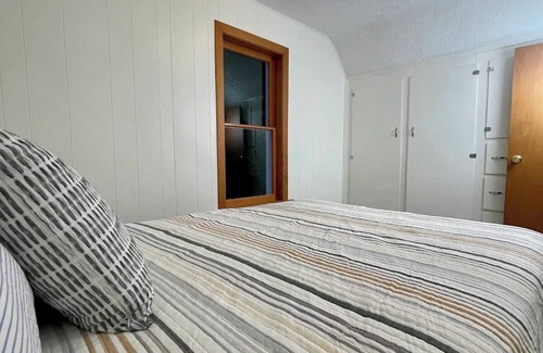 Suttons Bay Sonstige | Newly remodeled 1890’s Farmhouse. Near TART trail, boat launches and wineries