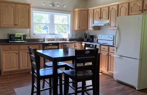 Entriken Haus | Newly remodeled, family-style home by the lake