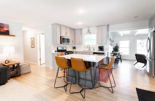 Little Rock Haus | Newly Remodeled Home on the Arkansas River - 3 miles from Airport