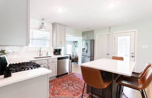 Little Rock Haus | Newly Remodeled Home on the Arkansas River - 3 miles from Airport