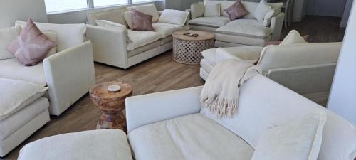 Discovery Bay Wohnung | Newly Remodeled Luxury Beachfront 2-Bedroom Condo