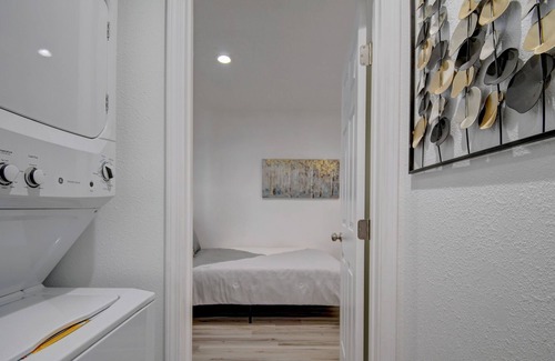 Raynolds Addition Haus | Newly Remodeled Private Casita