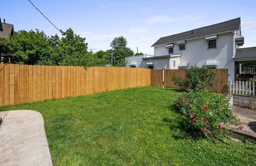 Glen Echo Haus | Newly renovated 4BRs NEAR UNIVERSITY & STADIUM Free Parking