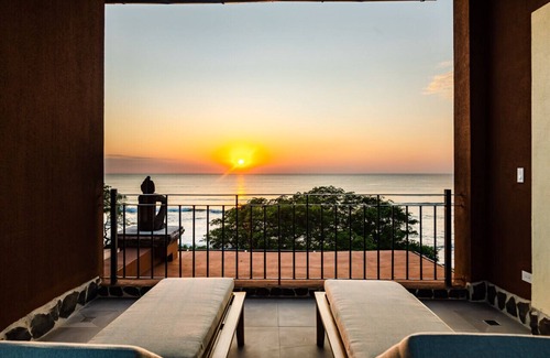 Rio Seco Wohnung | Newly Renovated, Beachfront, 3 bed Condo on Exclusive Langosta Beach!